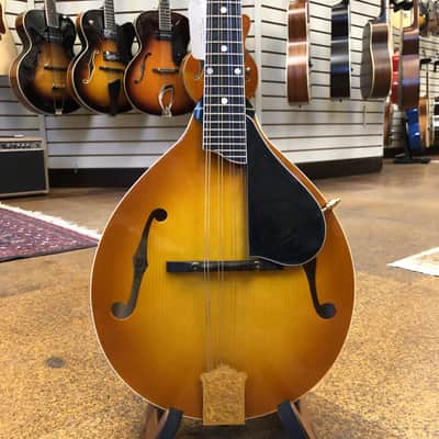 Kentucky KM-505 Artist German Spruce/Alpine Maple A-Style Mandolin Amberburst w/Padded Gig Bag image 1