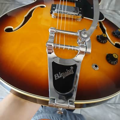 Sekova Guitar 1960'S-1970'S - Sunburst image 1