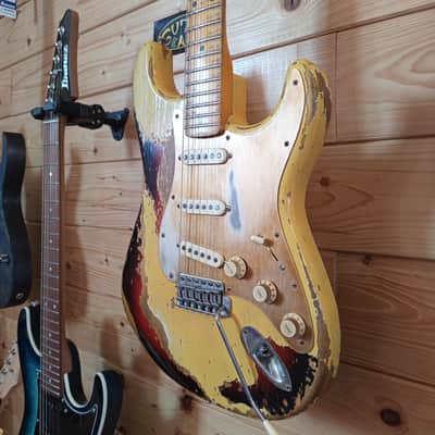 Buttarini Guitars S-50s Heavy Relic - Vintage White over 3T Sunburst image 12
