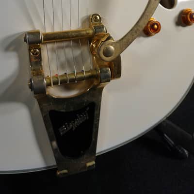 1997 Washburn J-9 Hollowbody w/ Bigsby – White – OHSC image 6