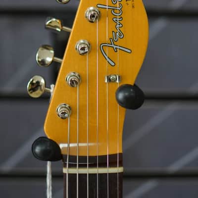 Fender American Vintage II 1963 Telecaster 3 Colour Sunburst w/ Vintage-Style Brown Case B Stock image 4