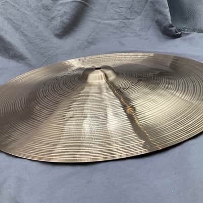 BRAND NEW Paiste 18" Signature Thin China Cymbal 1989 - Present - Traditional image 2
