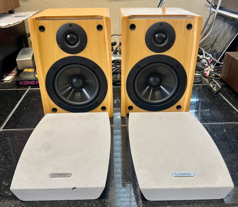 Cambridge Soundworks Newton M50 2-Way Bookshelf Speakers by Henry Kloss; Tested image 1