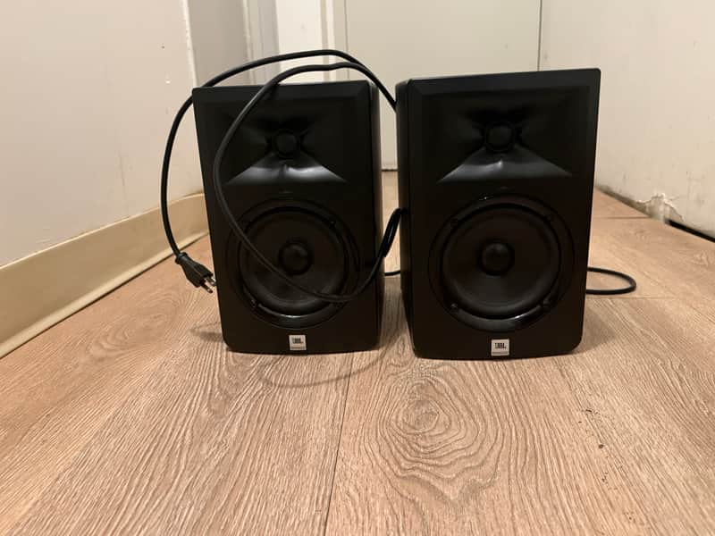 JBL 305P MkII 2-Way 5" Active Nearfield Studio Monitor (Pair) 2010s - Black image 1