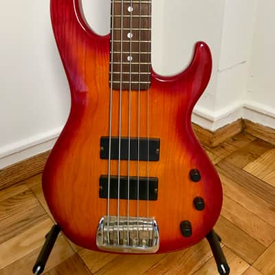 G&L L5500  1998 *Serial number B000056* image 1