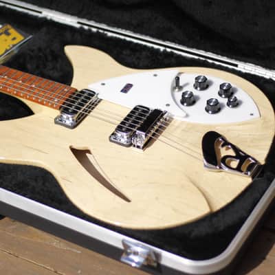 Rickenbacker 330 24-fret 2007 - Mapleglow image 4