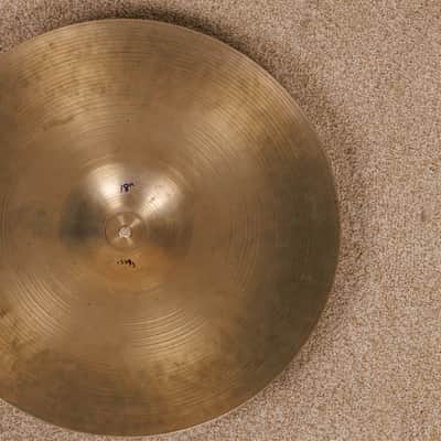 1960s Avedis Zildjian 18" "No-Stamp" Crash Cymbal 1339g image 2