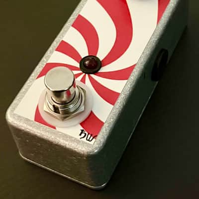 Saturnworks Dying Battery Simulator Voltage Sag Pedal with Bypass Switch + Lumberg Jacks - Handcrafted in California