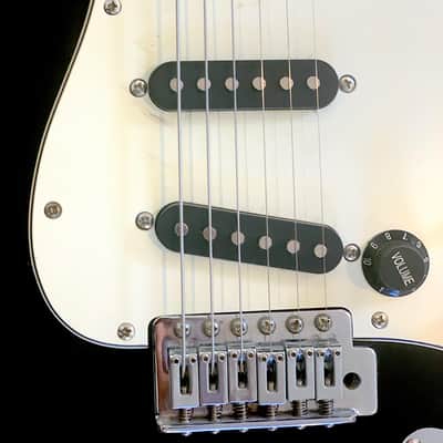 Peavey Raptor I: Old School Shredder with a few tricks up its sleeve! image 5