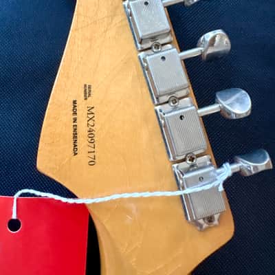 Fender Vintera II Road Worn '60s Stratocaster 2024 - 2026 - Lake Placid Blue image 9