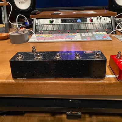 Disaster Area DPC-5 Loop switcher MIDI DPC-5  2016 Grape Metalic image 5