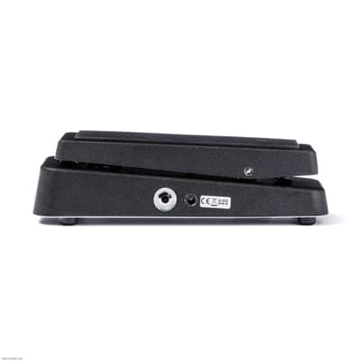 DUNLOP GCB95F Cry Baby Classic Wah Guitar Effect Pedal image 3