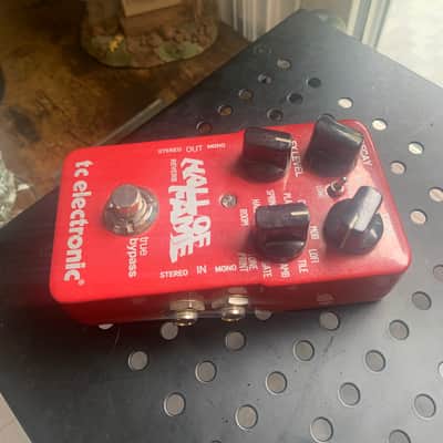 TC Electronic Hall of Fame Reverb 2011 - 2017 - Red image 2