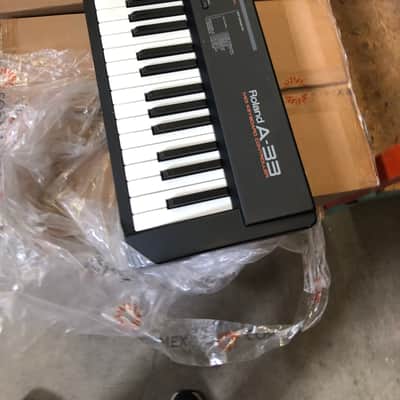 Roland A-33 76 Key MIDI keyboard controller image 3