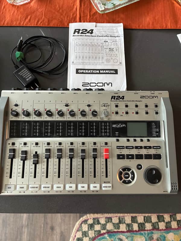Zoom R24 USB Audio Interface / Digital Multitrack Recorder / Control Surface 2010s - Silver image 1