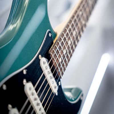 Fender Japan FSR Collection Hybrid II Strat RW SGM image 4