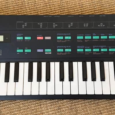 Yamaha DX100 Programmable Algorithm Synthesizer 1985 - Black