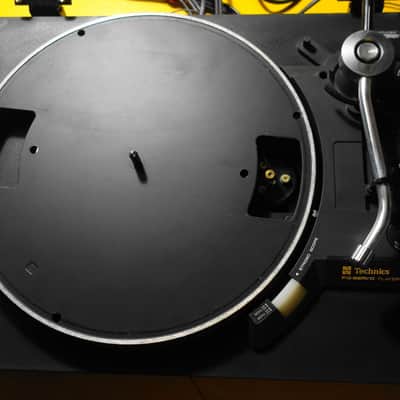 Superbe Technics SL-23A F-G Servo Player - Belt-Drive Semi-Automatic Turntable Bild 4