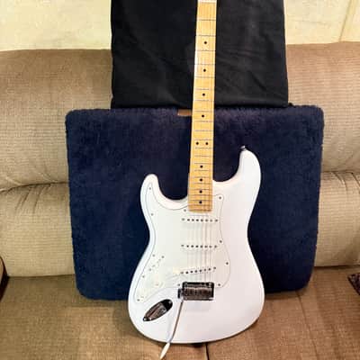 Fender LEFT HANDED Stratocaster Player MIM - Polar White image 7