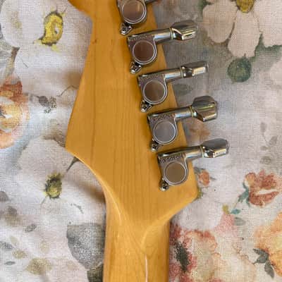 Immagine Fender Stratocaster 1986-87 MIJ with Tobacco Burst Warmoth Body and upgrades - 5