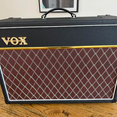 Vox AC15C1X Custom 2-Channel 15-Watt 1x12" Blue Alnico Guitar Combo - AS NEW CONDITION image 4