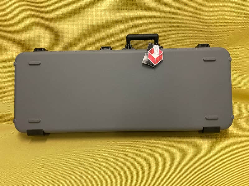 099-6102-324 Fender Deluxe Molded Strat/Tele Guitar Case Silver/Blue image 1