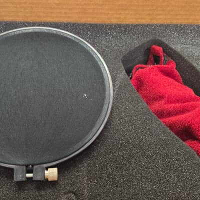 Shure KSM27 with pop screen image 3