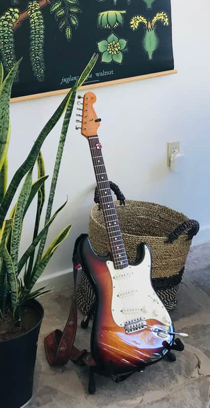 1998 Fender 62 AVRI Stratocaster  Tobacco Burst image 1