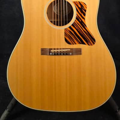 Used Gibson J-35 - Natural image 1