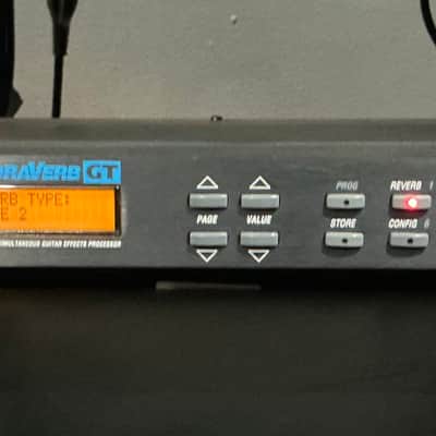 Alesis QuadraVerb GT 20k Bandwidth Simultaneous Guitar Effects