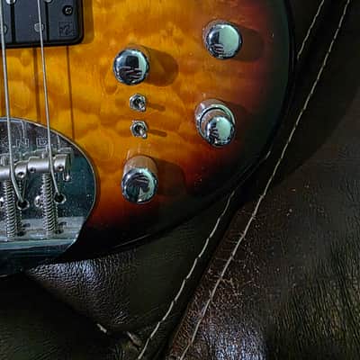 Lakland 55-01 Deluxe 90's - 3 tone burst over quilted maple image 11