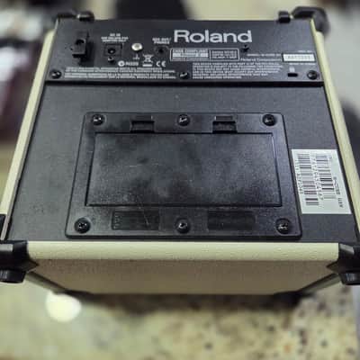 Roland Micro Cube GX 2-Channel 3-Watt 1x5" Guitar Combo 2014 - Present - White image 5