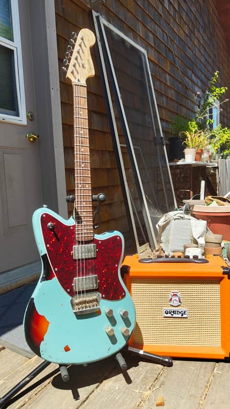 Squier Paranormal Toronado | Reverb Canada