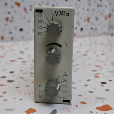 RFT V741a 》Studio Microphone Pre-Aplifier 》STUDIOVERSTARKER V741a DDR TYP 8311.18-1 image 4