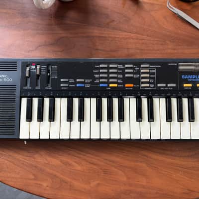 Casio SK-1 (Realistic Concertmate-500) 32-Key Sampling Keyboard 1986 - Black