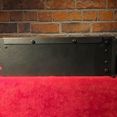 Crown XLS-2002 2-Channel 650w Power Amplifier #2 image 6