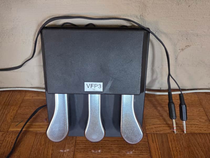 Studiologic VFP3/10 Triple Sustain Pedal 2020s - Black image 1