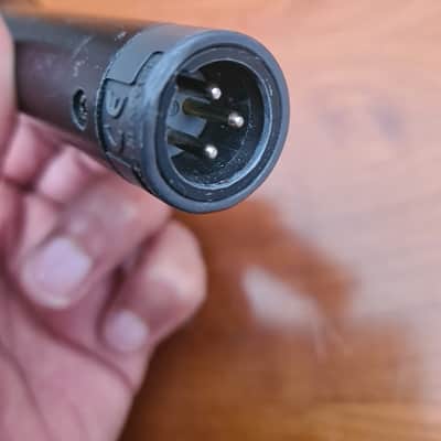 AKG 🎤 AKG Dynamic Handheld Microphone | XLR 3-Pin | Black | Professional image 8