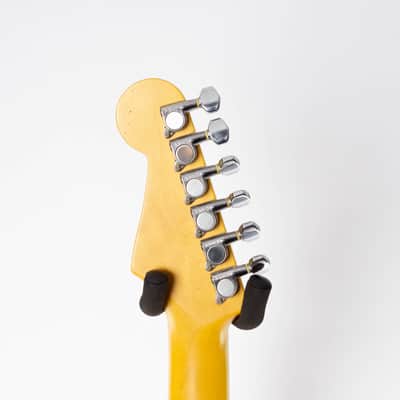 Squier Hank Marvin Stratocaster 1991 Fiesta Red image 4