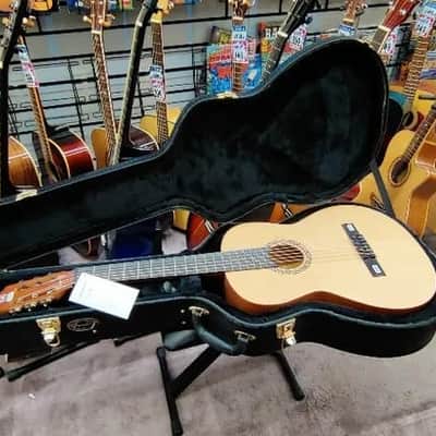 Deluxe Dreadnought / Acoustic / Classical Guitar Hard Wood Case by Farida ~ image 3