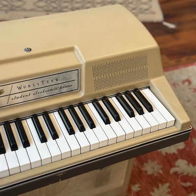 Wurlitzer 206A 64-Key Student Electronic Piano image 4