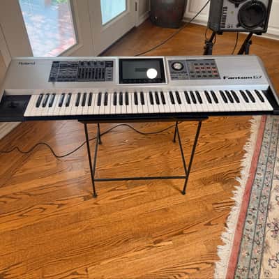 Roland Fantom-G7 76-Key Workstation Keyboard 2008 - 2010 - Silver