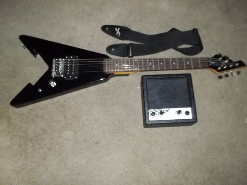 First Act Flying V Short Scale Guitar ME 276 w Amp Strap Cord | Reverb
