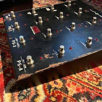 2 FOR THE PRICE OF 1 ... Custom Audio Electronics RS-10 MIDI Footcontroller Switcher (Trusted by Steve Lukather, Michael Landau, Steve Vai, Tom Delonge, Peter Frampton, ...) image 7