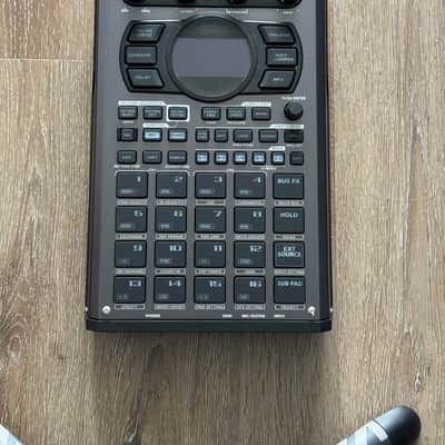 Roland SP-404MkII 2021 - Present - Gray + Cover + 32GB SD card bundle