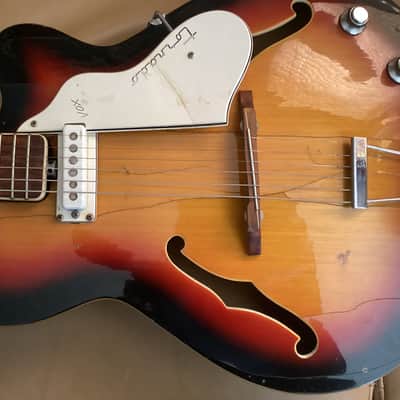 Vox Tornado 1967 - Sunburst image 2