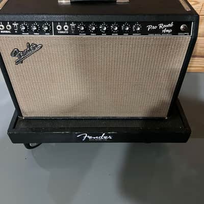 Fender Pro Reverb 2-Channel 40-Watt 2x12" Guitar Combo 1965 - 1967 - Black Panel image 2