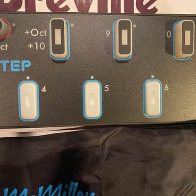 KEITH McMILLEN INSTRUMENTS 12 STEP CONTROLLER/FOOT PEDALS AND MIDI EXPANDER image 5