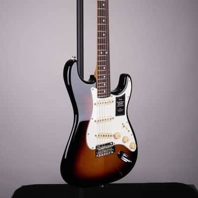 Fender Player II Stratocaster - 3-Color Sunburst with Rosewood Fingerboard image 3