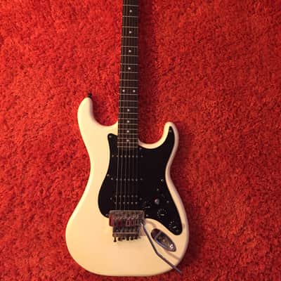 Kramer Focus 3000 Strat MIJ Japan W Original Floyd Rose Banana Headstock 1986 White image 2